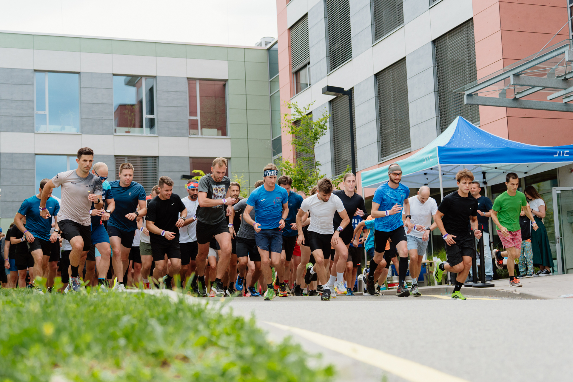 Běh, který pomáhá: JICrun 2025 pokořil rekordní částku 50 tisíc korun