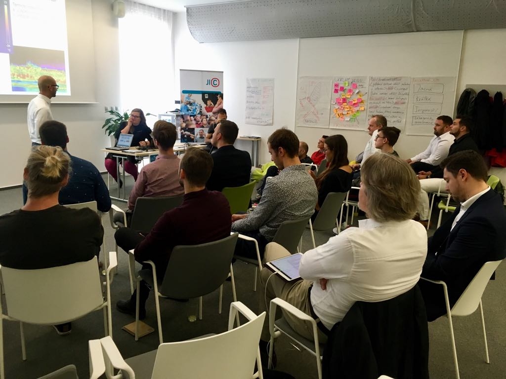 Rozložitelná náhrada za plastový materiál nebo ekologická recyklace jednorázových plen. Desítka nových projektů chce prorazit na trhu